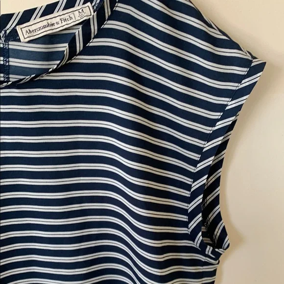 Abercrombie & Fitch Blue and White Boxy  Blouse Women’s SZ M - Picture 3 of 10